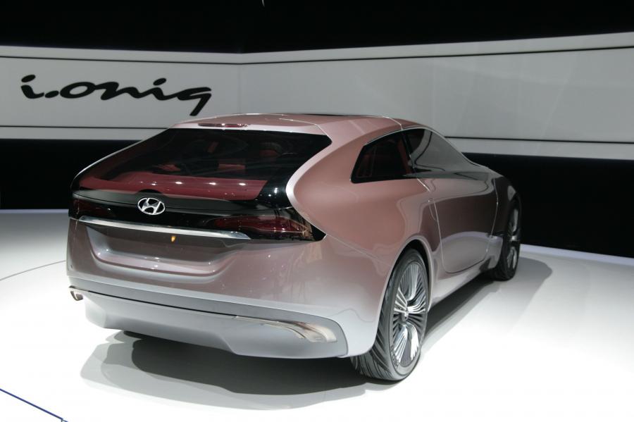  Hyundai i-oniq Concept 2012 года  (фото 8 из 65)
